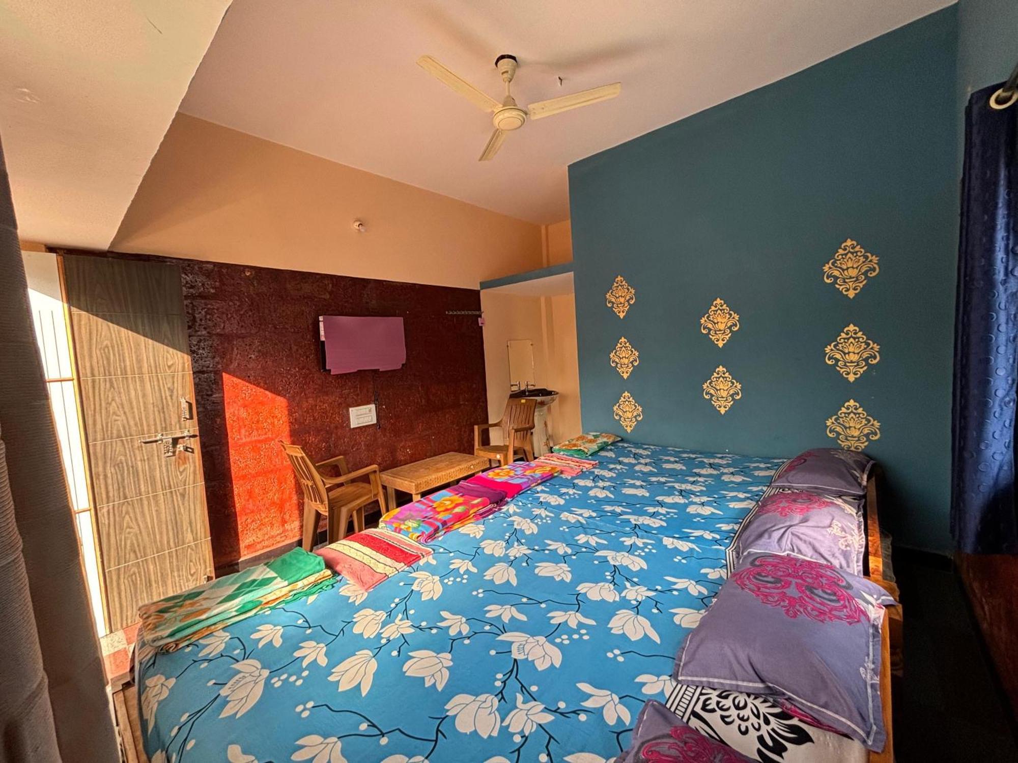 Dandeli Nakadi Home Stay Buitenkant foto