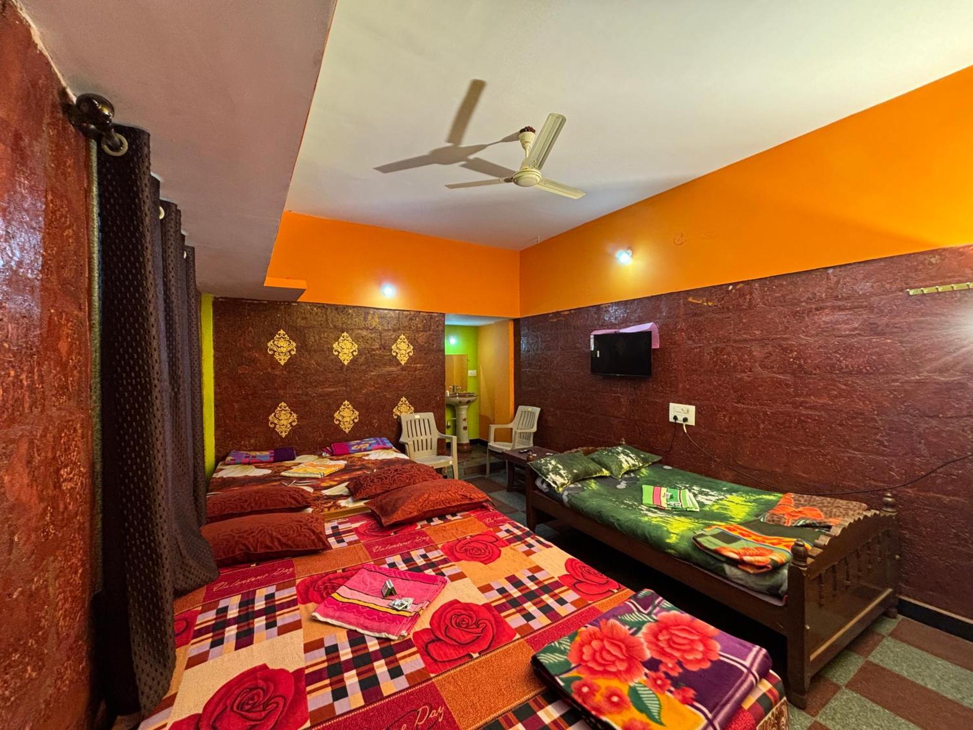 Dandeli Nakadi Home Stay Buitenkant foto
